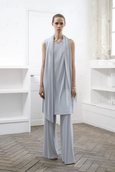 Look 16